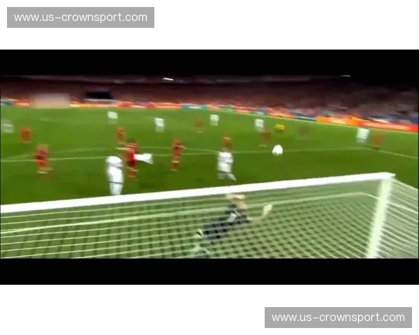 足球文字直播的魅力：把球场搬进屏幕的故事